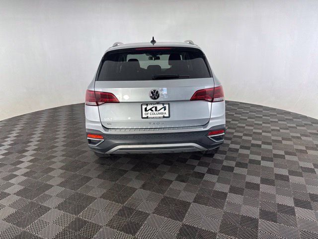 Used 2022 Volkswagen Taos SE w/ IQ.Drive SE Package FWD image 8