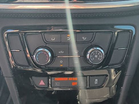 Used 2020 Buick Encore Preferred FWD image 22