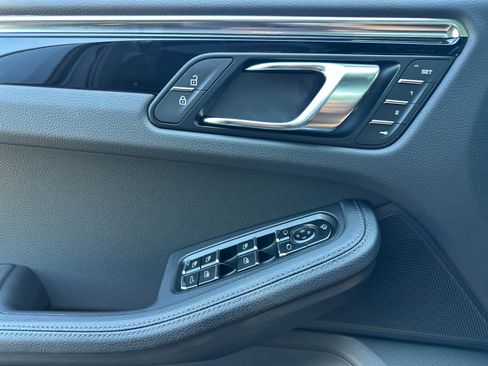 New 2026 Porsche Macan image 12