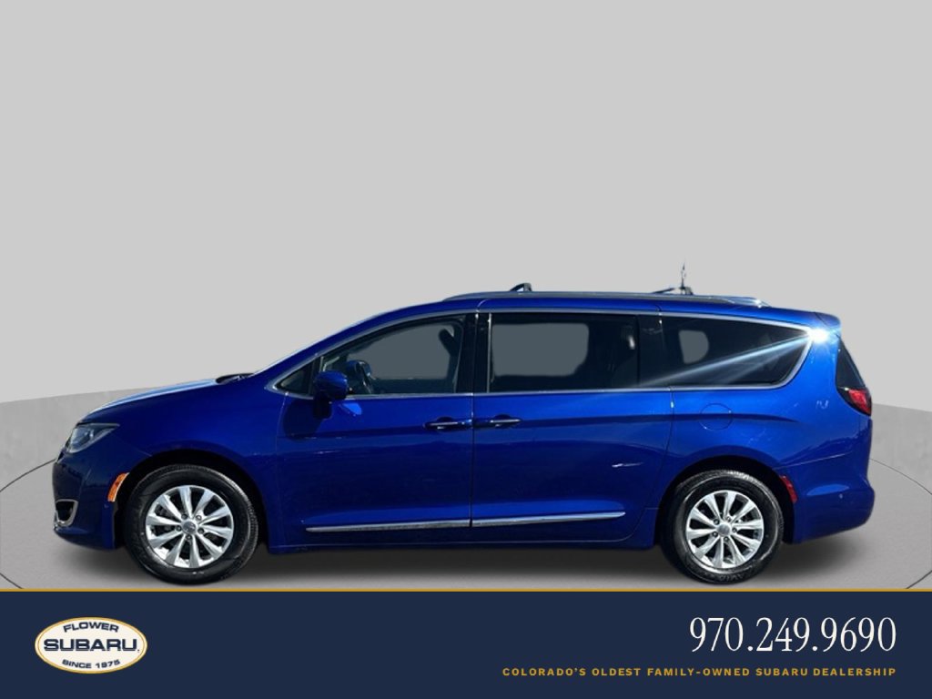 Used 2019 Chrysler Pacifica Touring-L w/ Advanced Safetytec Group FWD image 4