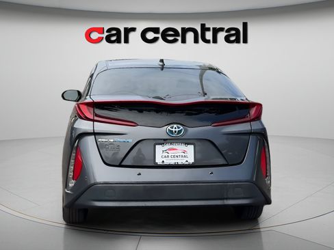 Used 2017 Toyota Prius Prime Advanced FWD image 4