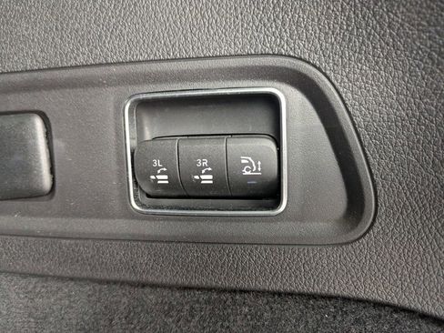 Used 2025 Mercedes-Benz GLS 450 4MATIC image 14