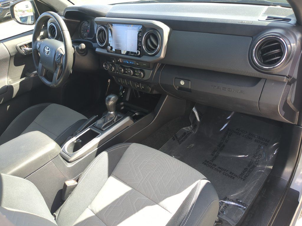 Used 2020 Toyota Tacoma TRD Off-Road w/ TRD Premium Off Road Package AWD/4WD image 12