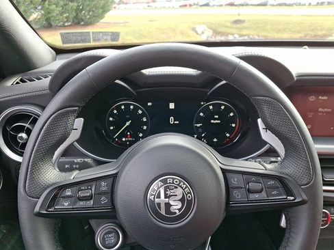 New 2025 Alfa Romeo Stelvio Sprint image 9