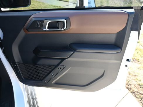 Used 2024 Ford Bronco Outer Banks image 44