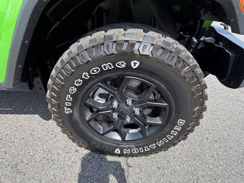 Used 2025 Jeep Gladiator Willys image 16