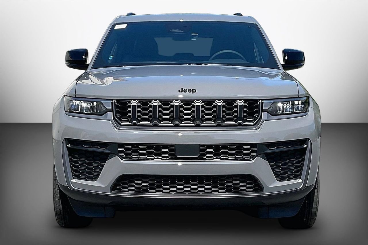 New 2027 Jeep Grand Cherokee Altitude AWD/4WD image 3