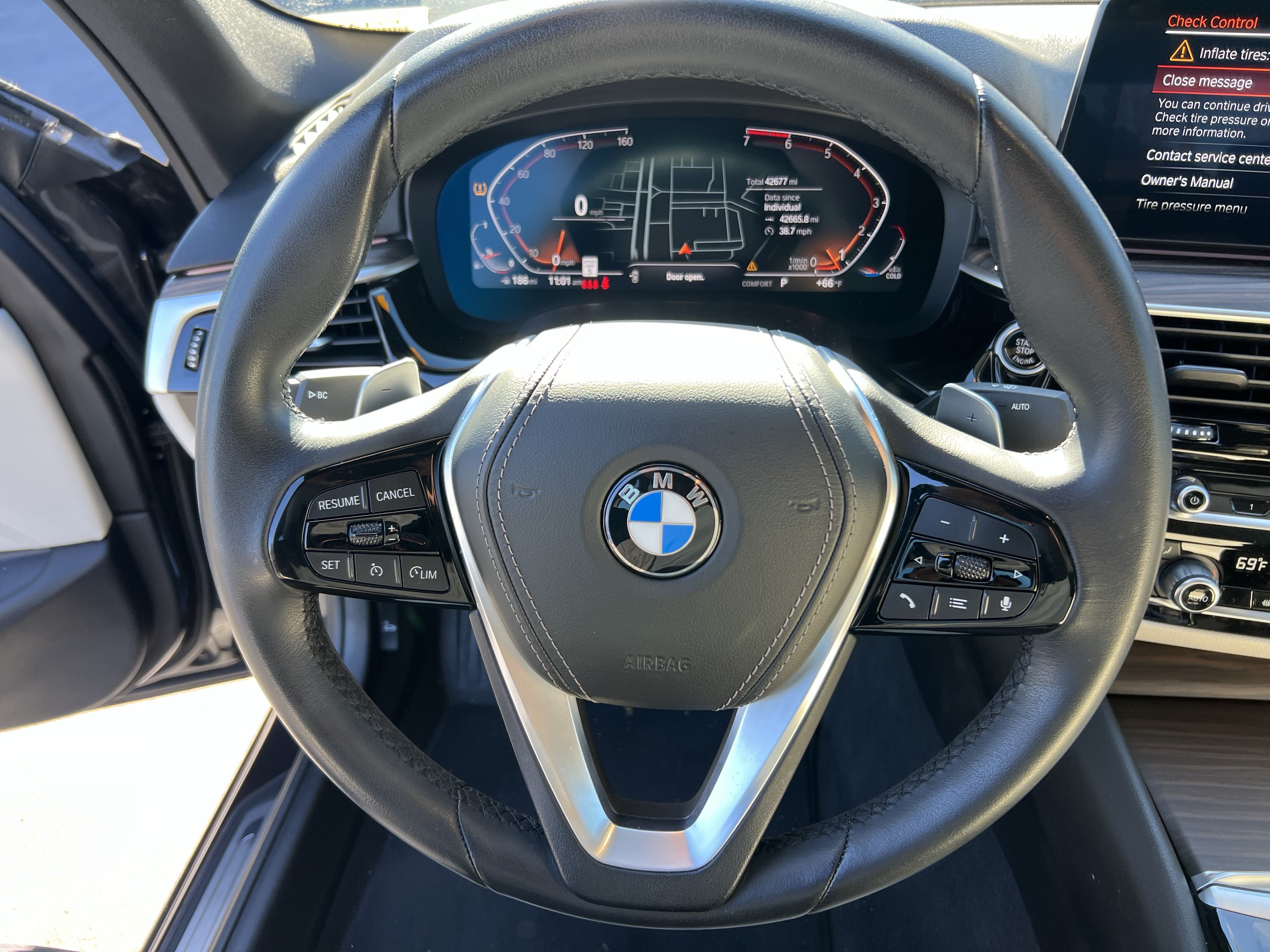 Used 2023 BMW 530i w/ Convenience Package RWD image 19