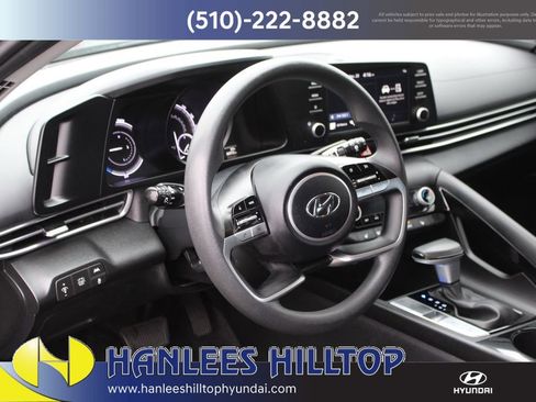 Used 2023 Hyundai Elantra Blue image 11