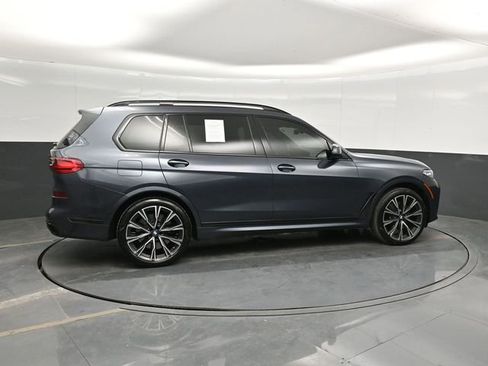 Used 2021 BMW X7 M50i image 4