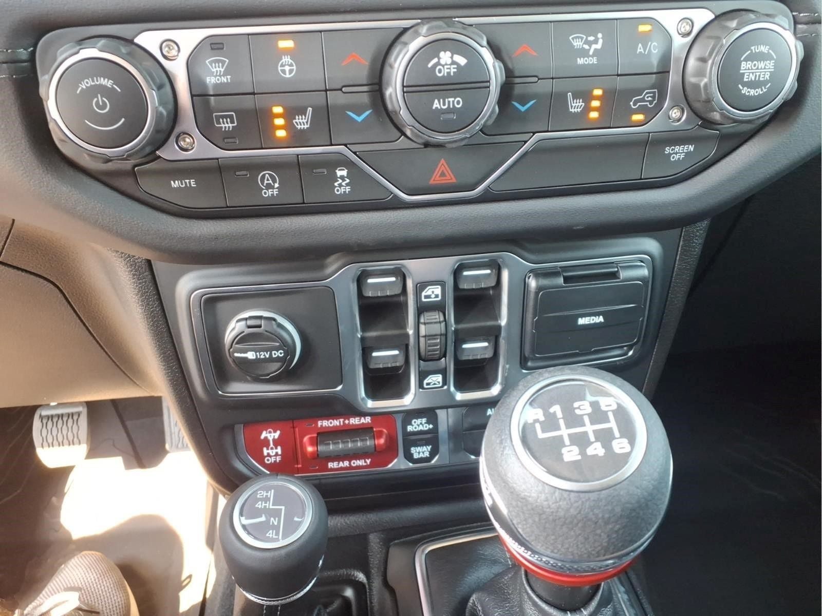 New 2026 Jeep Wrangler Unlimited Rubicon AWD/4WD image 12