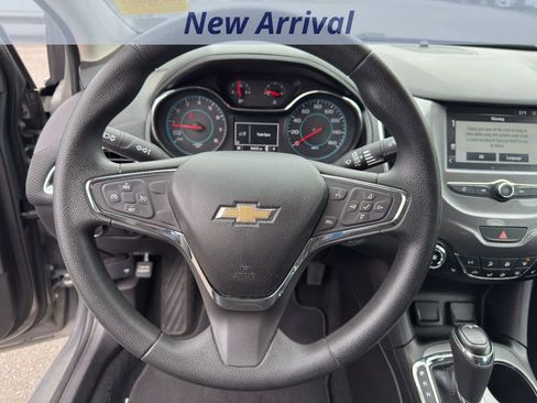 Used 2017 Chevrolet Cruze LT w/ Convenience Package image 10