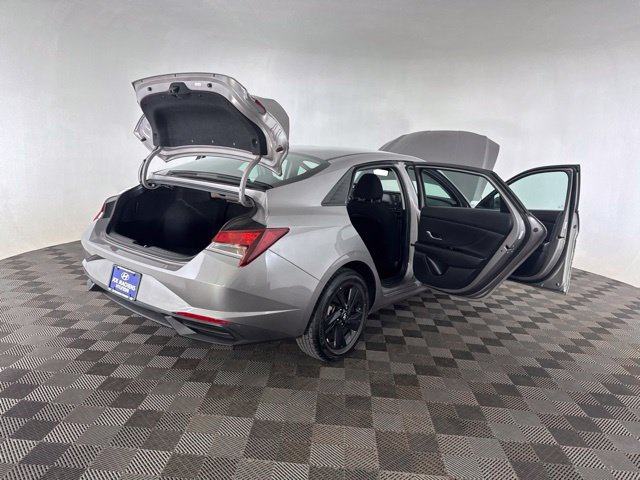 Used 2023 Hyundai Elantra SEL FWD image 15