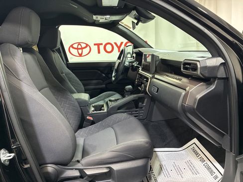 Used 2024 Toyota Tacoma SR5 AWD/4WD image 12