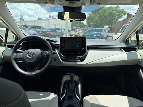 Used 2021 Toyota Corolla LE FWD image 10