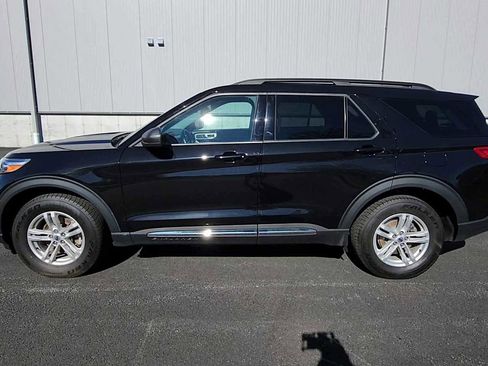 Used 2022 Ford Explorer XLT image 5