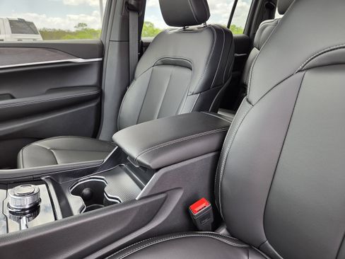 New 2026 Jeep Grand Cherokee L Limited AWD/4WD image 31