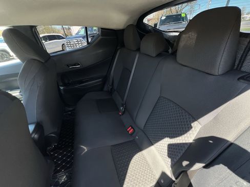 Used 2020 Toyota C-HR LE image 23
