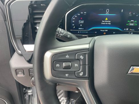 Used 2023 Chevrolet Silverado 1500 LT AWD/4WD image 17