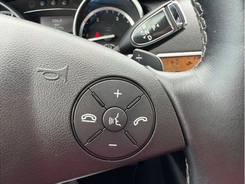 Used 2011 Mercedes-Benz R 350 BlueTEC 4MATIC image 19