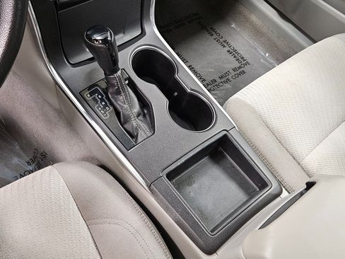 Used 2017 Toyota Camry LE image 10