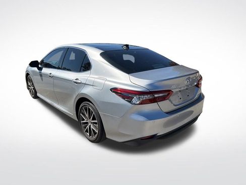 Used 2024 Toyota Camry XLE w/ Navigation Package image 7