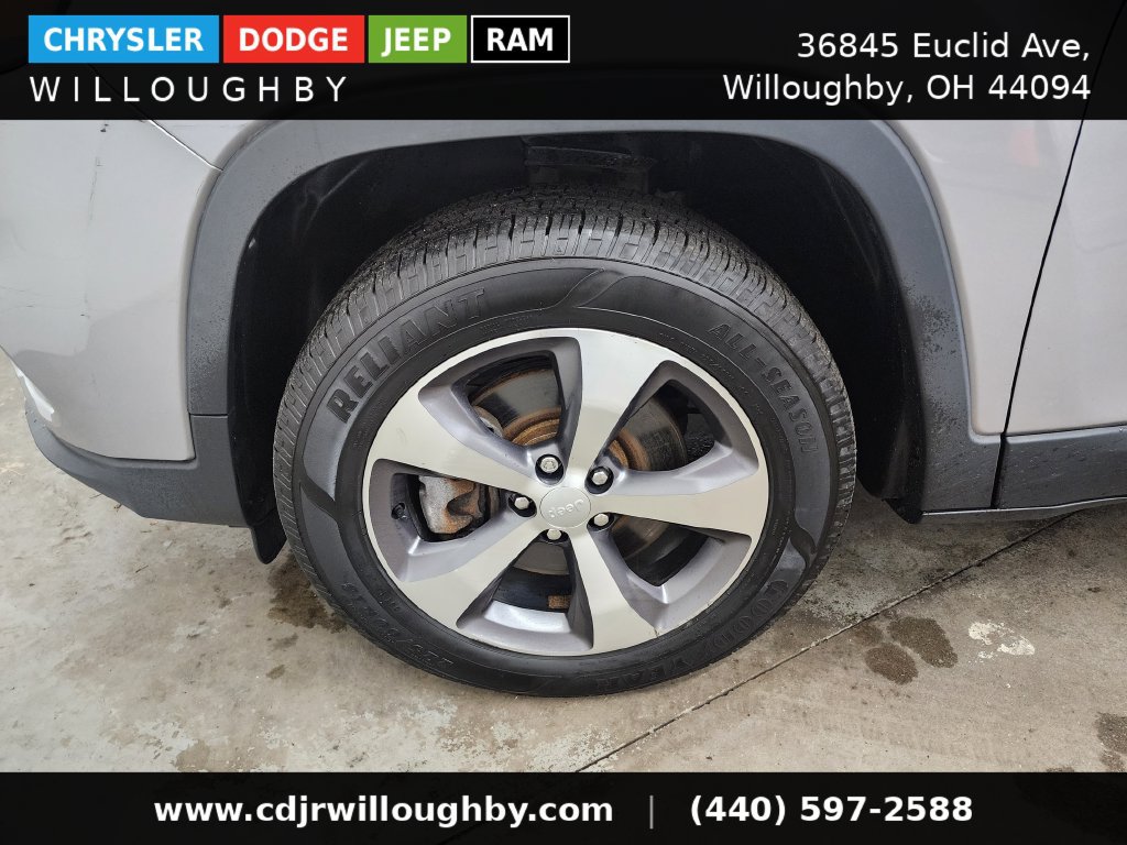 Used 2020 Jeep Cherokee Limited w/ Advanced Safety Group AWD/4WD image 38