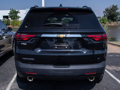 Used 2023 Chevrolet Traverse LT FWD image 5