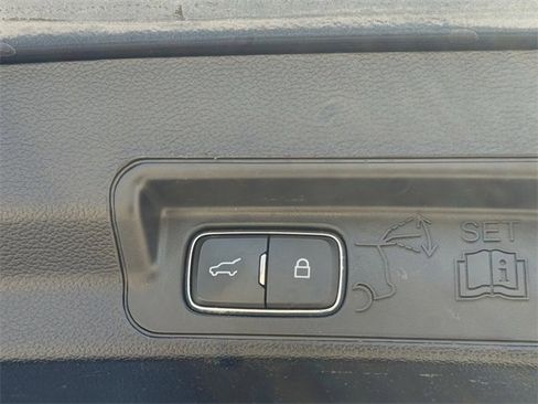 Used 2020 Ford Explorer XLT w/ Equipment Group 202A image 34