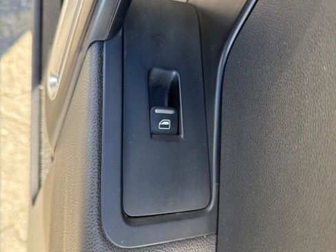 Used 2015 Volkswagen Beetle TDI image 19