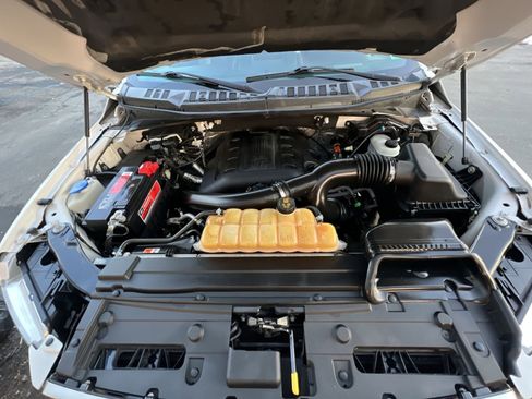 Used 2015 Ford F150 Platinum w/ Equipment Group 701A Luxury image 27