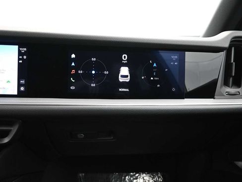 Certified 2025 Porsche Cayenne AWD/4WD image 15