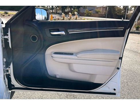 Used 2021 Chrysler 300 Touring L image 23