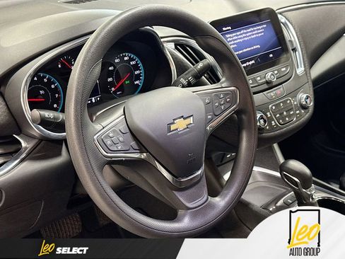 Used 2021 Chevrolet Malibu LT image 11