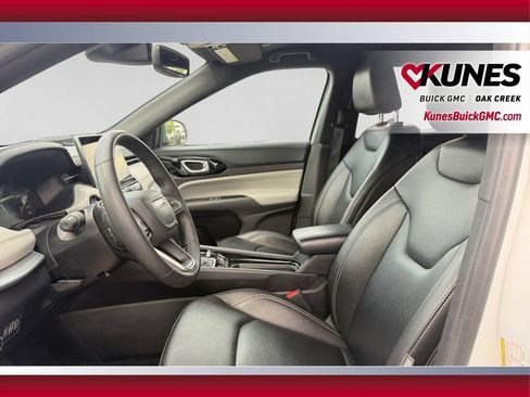 Used 2025 Jeep Compass Limited AWD/4WD image 22