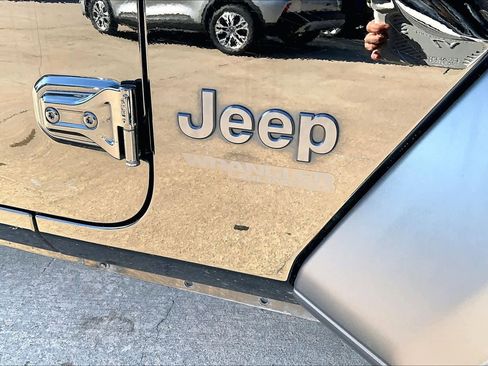 Used 2019 Jeep Wrangler Unlimited Sport image 13