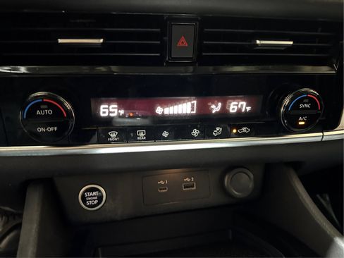 Used 2021 Nissan Rogue SV AWD/4WD image 32