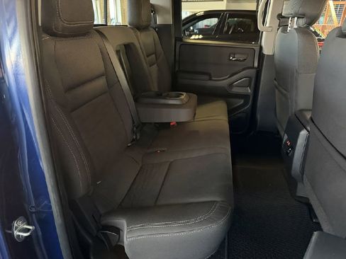 Used 2022 Nissan Frontier SV image 16