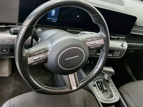 Used 2025 Hyundai Kona SEL AWD/4WD image 18