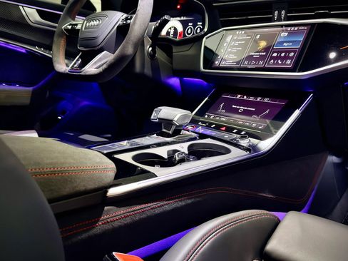 Used 2025 Audi RS 6 performance image 26