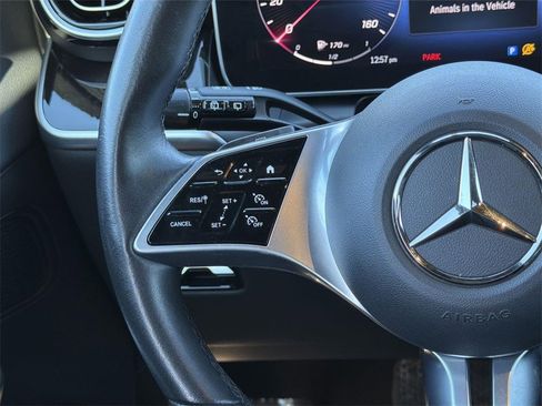 Used 2024 Mercedes-Benz GLC 300 image 8