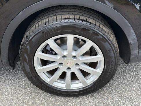 Used 2019 Porsche Cayenne AWD/4WD image 19