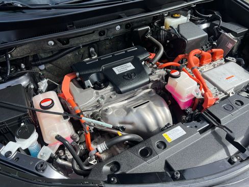 Used 2016 Toyota RAV4 Limited image 16