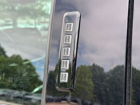 Used 2021 Ford F150 Lariat AWD/4WD image 9