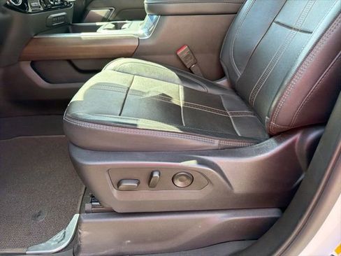 Used 2024 Chevrolet Silverado 3500 High Country w/ High Country Premium Package image 27