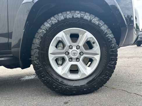 Used 2023 Toyota 4Runner SR5 Premium w/ Moonroof Package AWD/4WD image 13