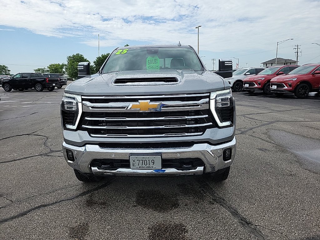 Used 2025 Chevrolet Silverado 2500 LTZ w/ LTZ Convenience Package AWD/4WD image 2