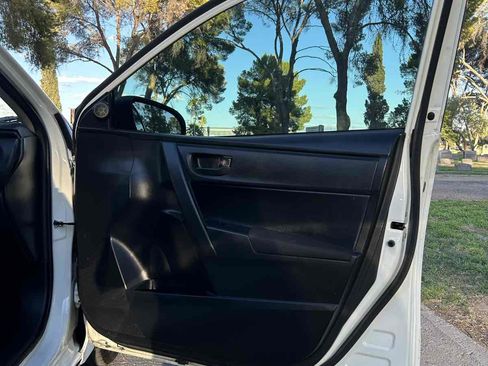 Used 2017 Toyota Corolla L w/ Carpet Mat Package (TMS) image 25