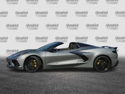 Used 2023 Chevrolet Corvette Stingray Premium Conv w/ Z51 Performance Package RWD image 2