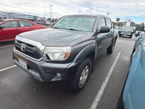 Used 2015 Toyota Tacoma PreRunner w/ TRD Off-Road Package RWD image 8